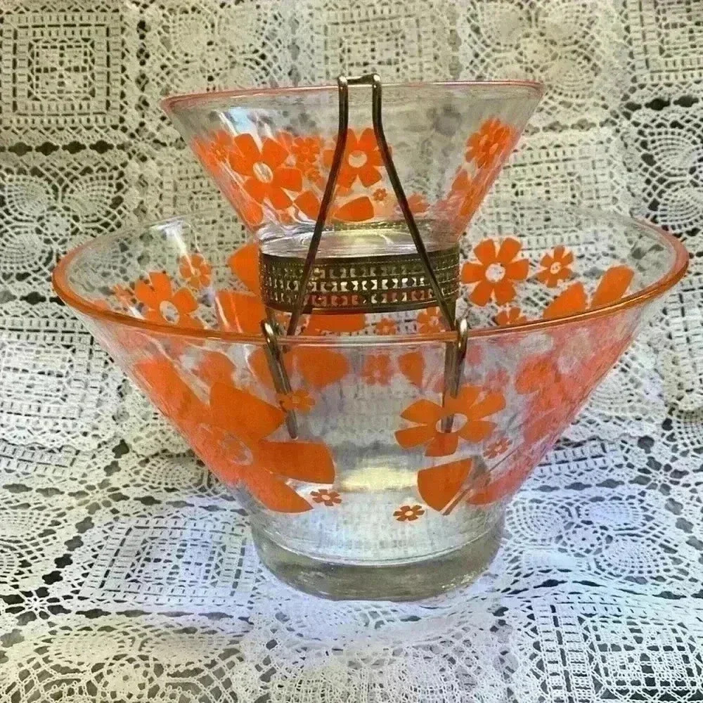 Mid-Century Atomic Daisy Flower Glass Chip &  Dip Serving Bowl Set - Picture 3 of 16